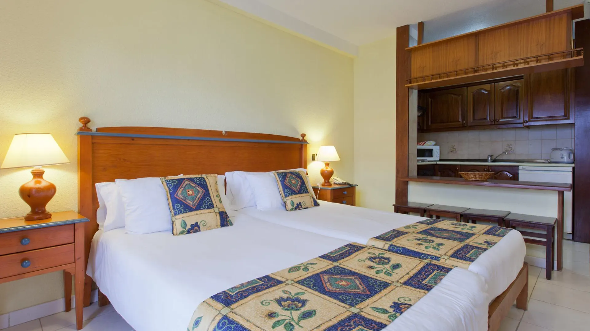 Hotel-Apartamentos Andorra Playa de las Americas  0*, Playa de las Americas (Tenerife) Spain